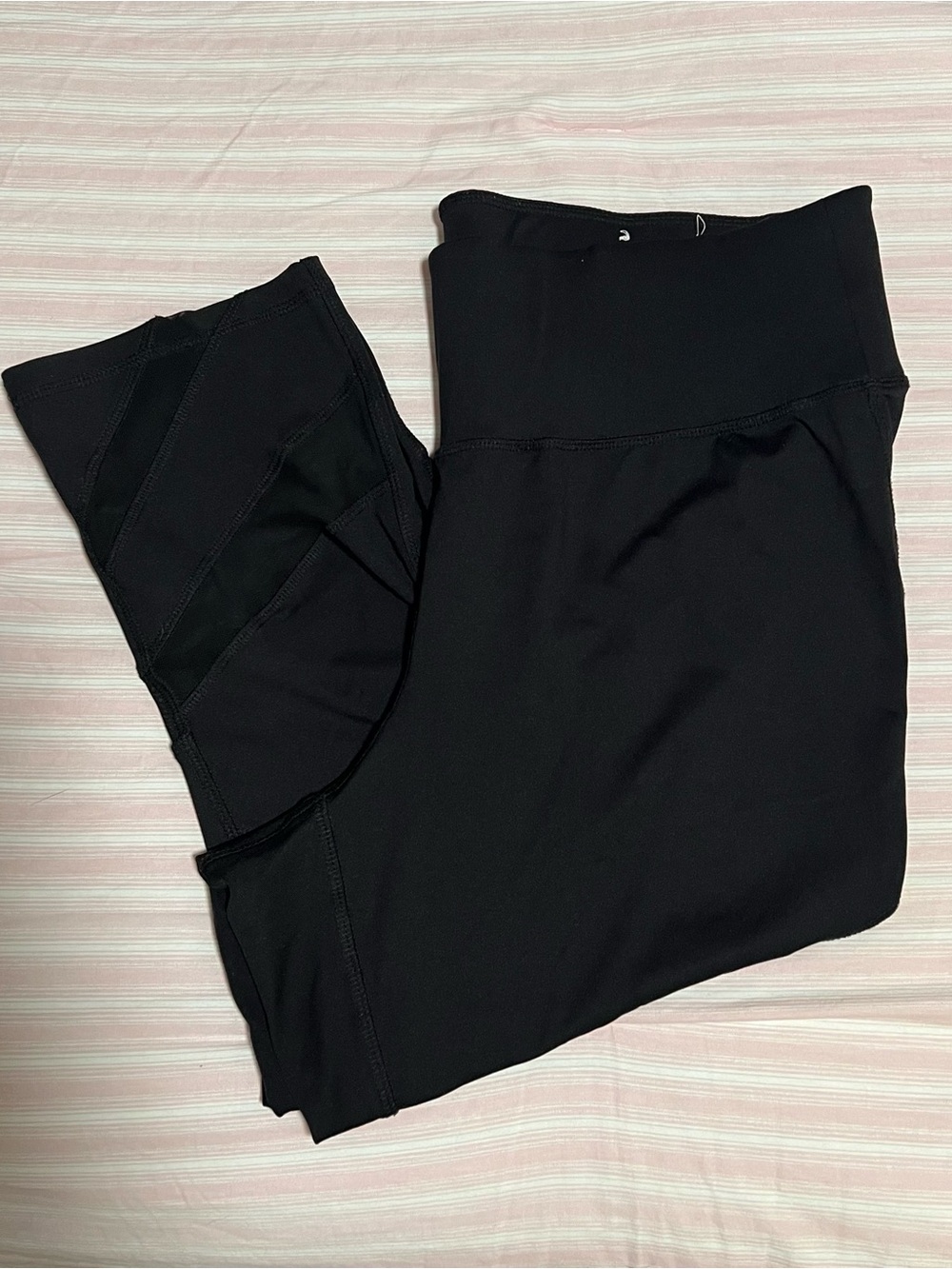 LIVI Lane Bryant Women's High-Waist Black Performance Capri Athletic Pants